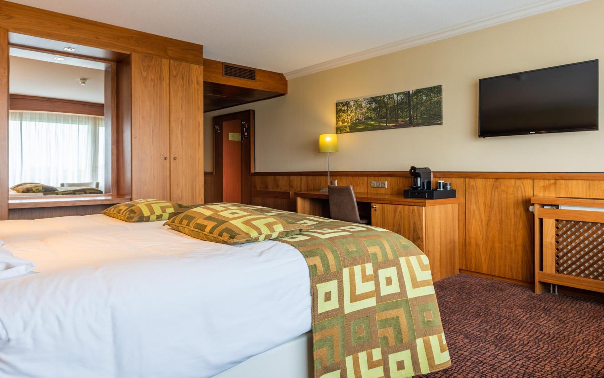 Van Der Valk Hotel Emmen Nieuw-Amsterdam Екстериор снимка