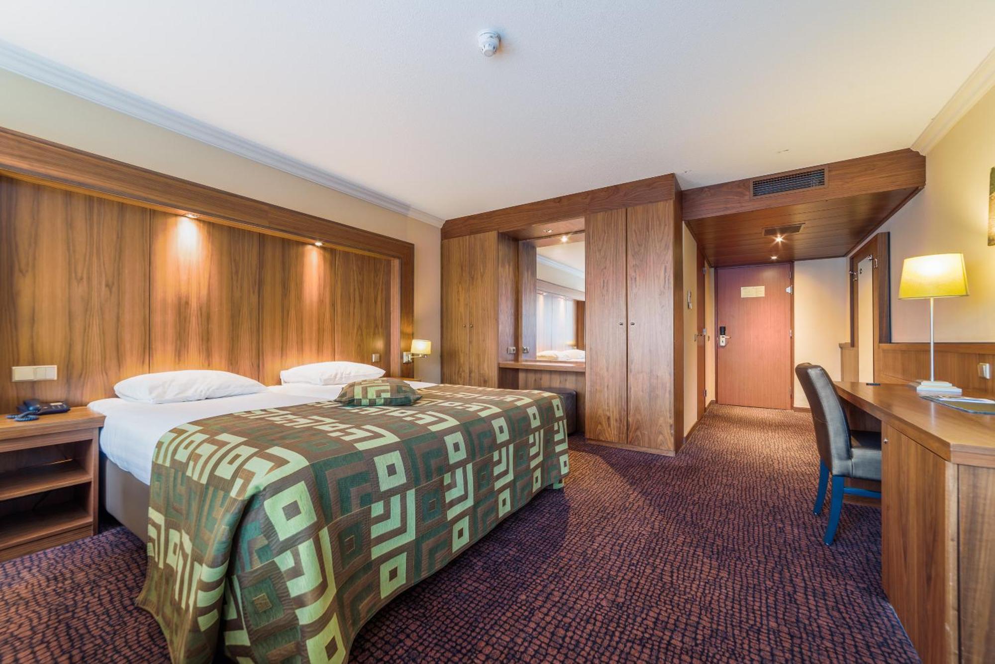 Van Der Valk Hotel Emmen Nieuw-Amsterdam Екстериор снимка
